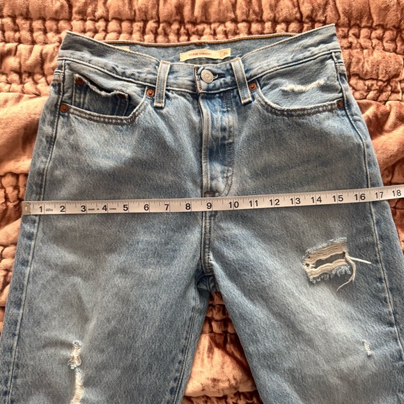 Levi's Premium Wedgie Straight Jeans Crop - Picture 9 of 10